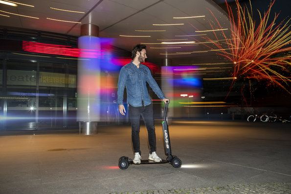 Audi combines e-scooter with skateboard